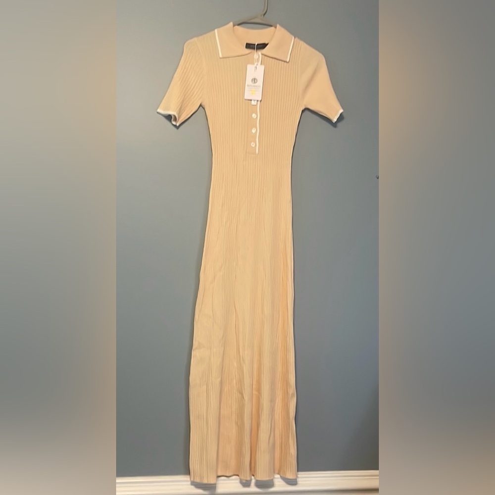 MEROKEETY creme / tan colored Ribbed knit Sweater Dress short Sleeve - size S